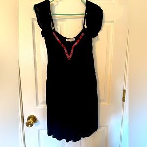 Super cute cold shoulder romper shorts! Jolt Size XL